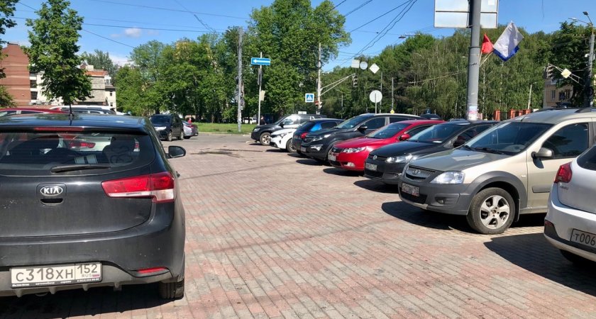 Нижегородцам запретят парковаться на нескольких участках на проспекте Ленина