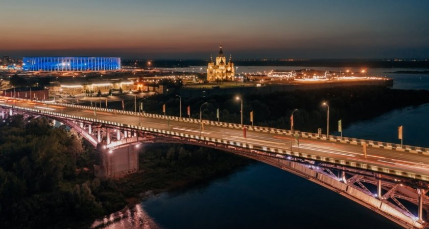 Новый вариант подсветки появился на Канавинском мосту в Нижнем Новгороде