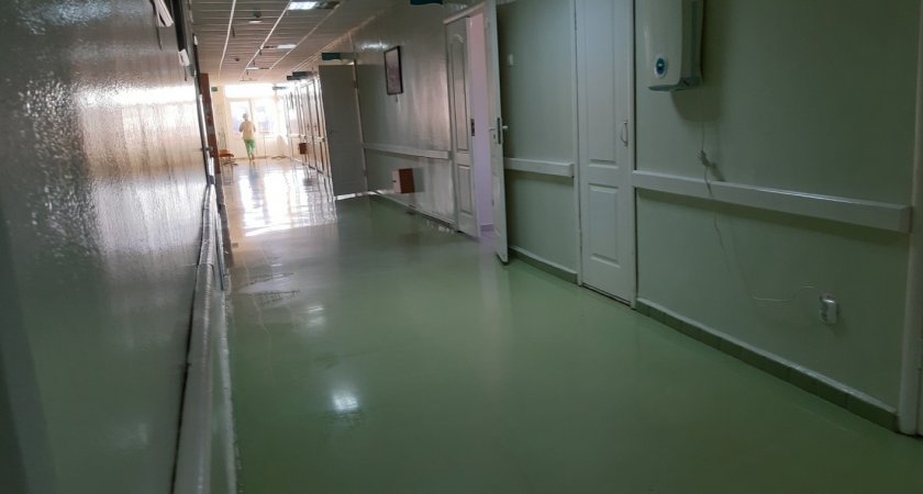 Брошенного в кустах младенца реанимируют