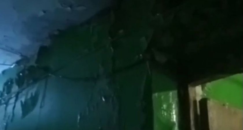 Дождь из водопроводной воды накрыл жильцов пятиэтажки в Дзержинске