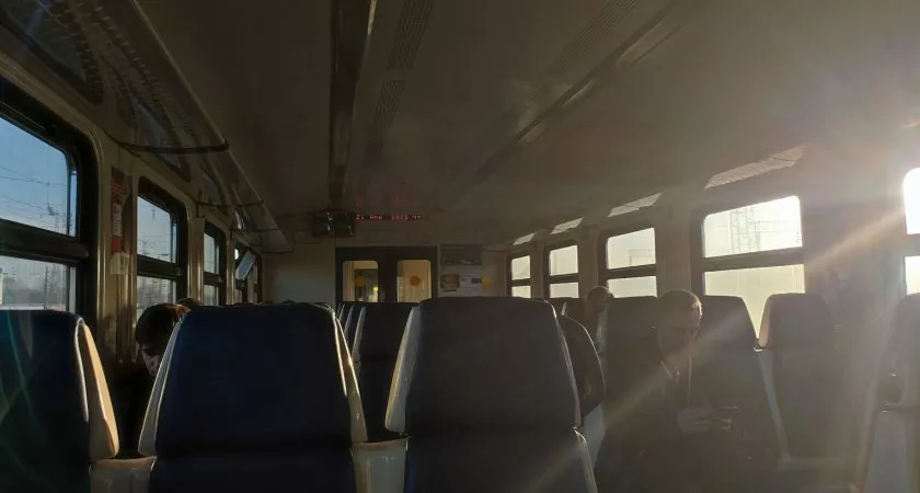 Фото к статье: Электричка экстренно остановилась между станциями “Сормово” и “Варя”