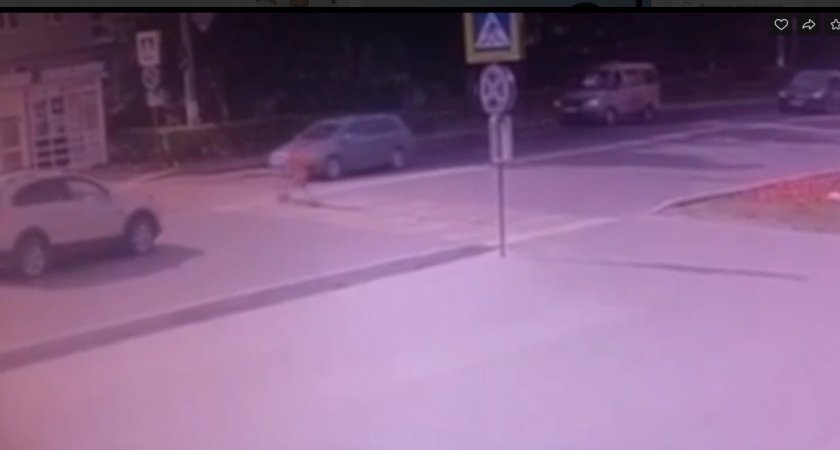 Ребенок на самокате оказался под колесами легковушки в Арзамасе