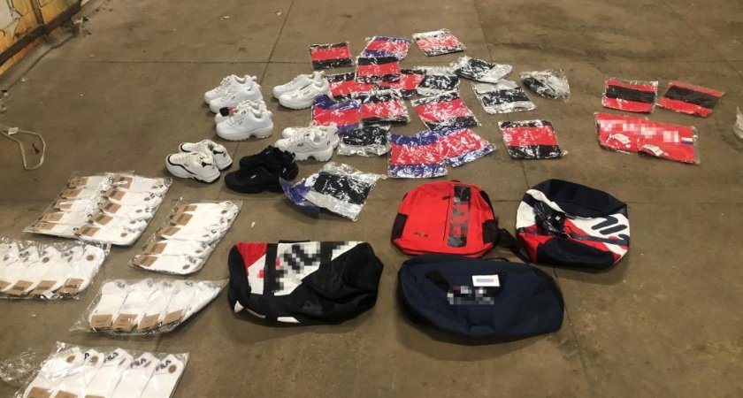 В Нижнем Новгороде осудят семью, торговавшую копиями брендовой одежды 