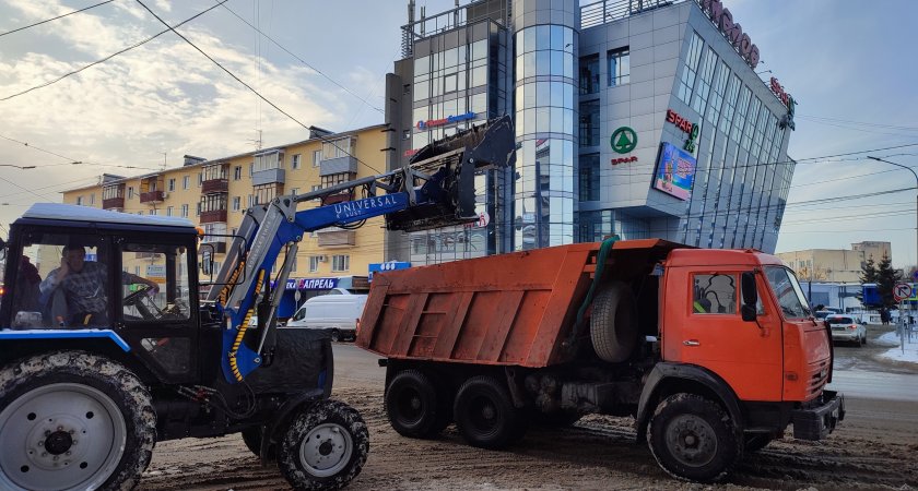 В Нижнем Новгороде начали готовить дорожную технику к зиме