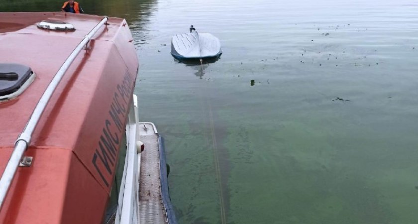 На Горьковском водохранилище перевернулась лодка с рыбаком: "Поблизости никого не было"