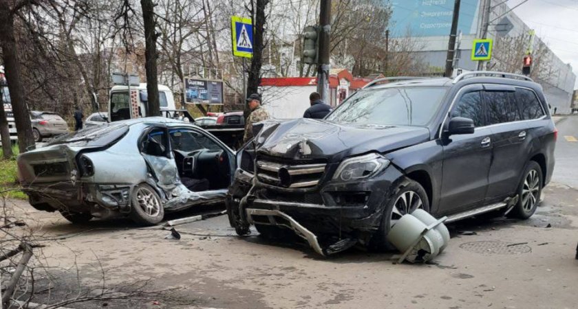 Возле парка в Нижнем Новгороде произошло ДТП с пострадавшими