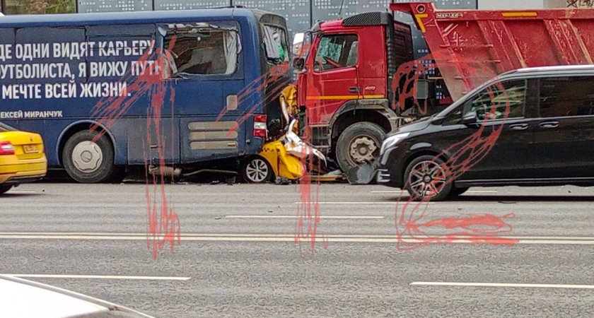 Нижегородский таксист погиб в аварии с КамАЗом в Москве