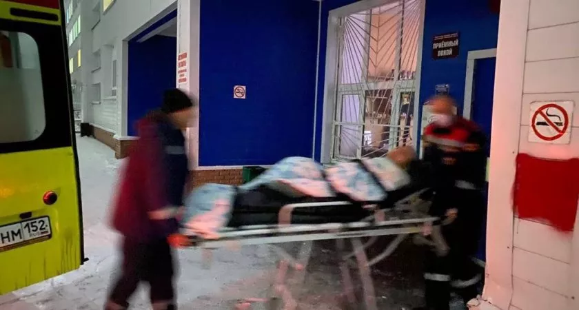 Фото к статье: В обесточенном поселке Нижегородской области эвакуировали пациентов из холодной больницы