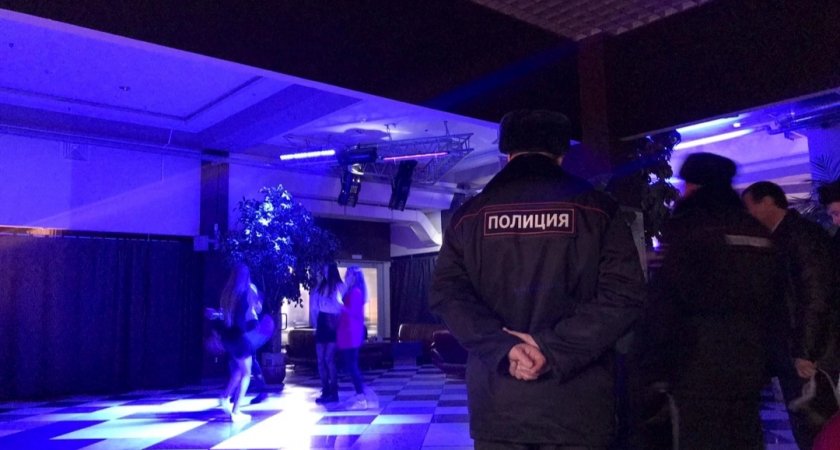 Нижегородец уходил из бара и прихватил одинокую куртку со 120 тысячами рублей