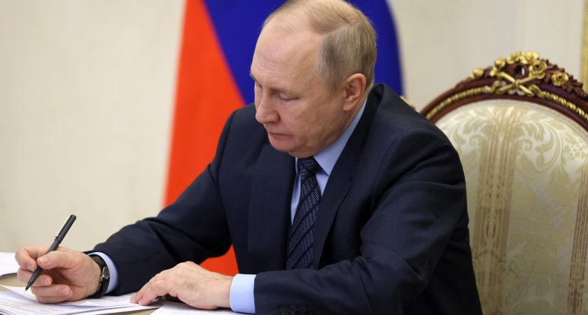 Мобилизация коснется и госслужащих: Путин подписал новый закон