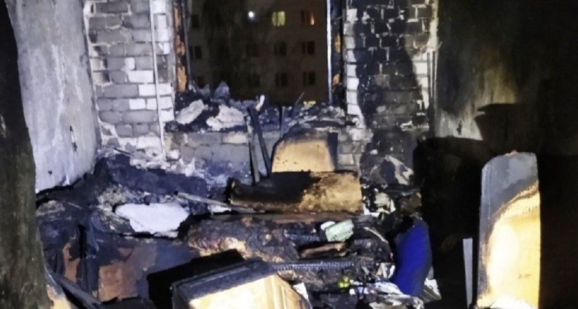 Жильцов нижегородской многоэтажки среди ночи спасали, выводя по задымленным лестницам
