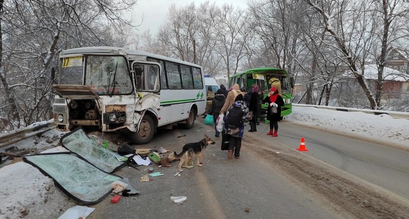 Восемь человек пострадали в ДТП с маршрутками в Павлово