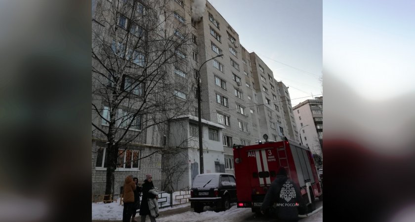 Двух детей увезли в больницу после пожара в нижегородской многоэтажке 