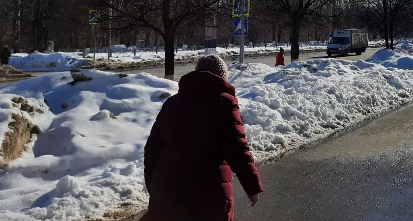 Фото к статье: Житель Воронежской области украл деньги нижегородки из банка