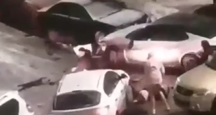 Фото к статье: Нижегородка одного мужчину избила, а другого сбила на машине