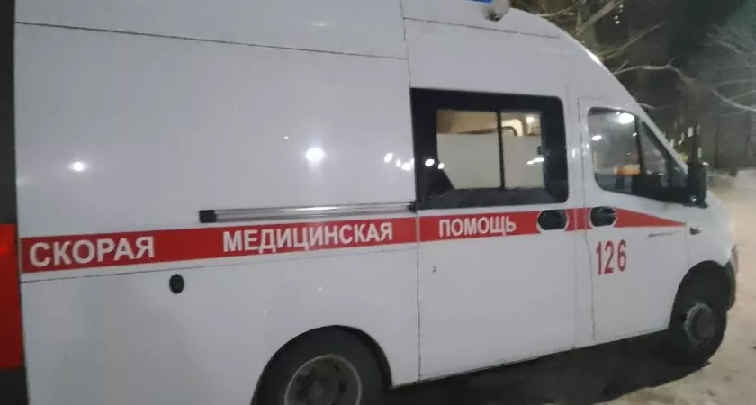 Фото к статье: Нижегородский рабочий свалился с 2,5-метровой высоты, меняя масло