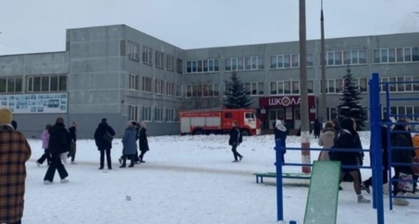 В Нижегородской области второй день подряд массово эвакуируют школы
