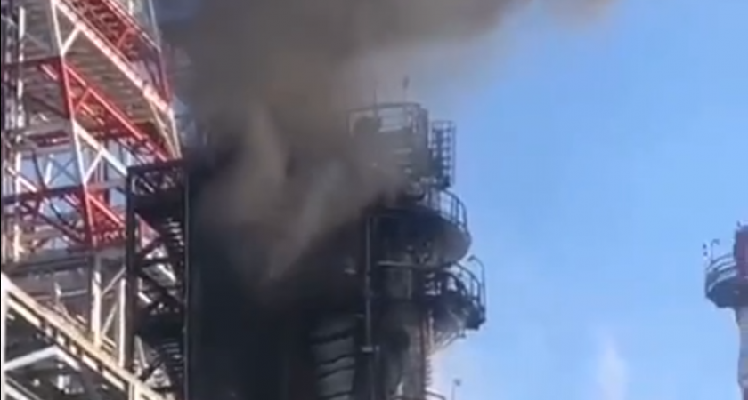 В Нижегородской области загорелся нефтеперерабатывающий завод