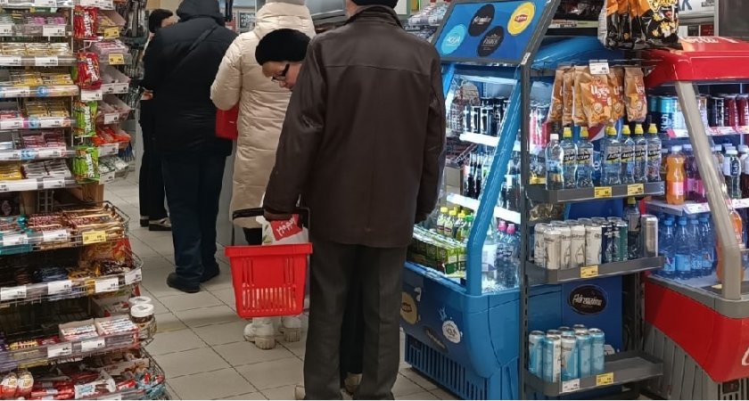 Банковские карты можете выбросить: нижегородцы переходят на платежные наклейки