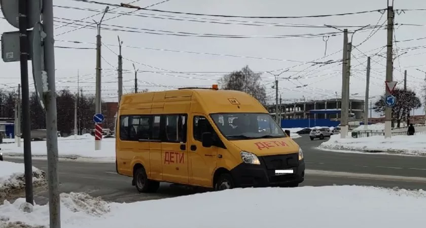 Фото к статье: Нижегородские школьные автобусы смогут не платить, проезжая по платной трассе