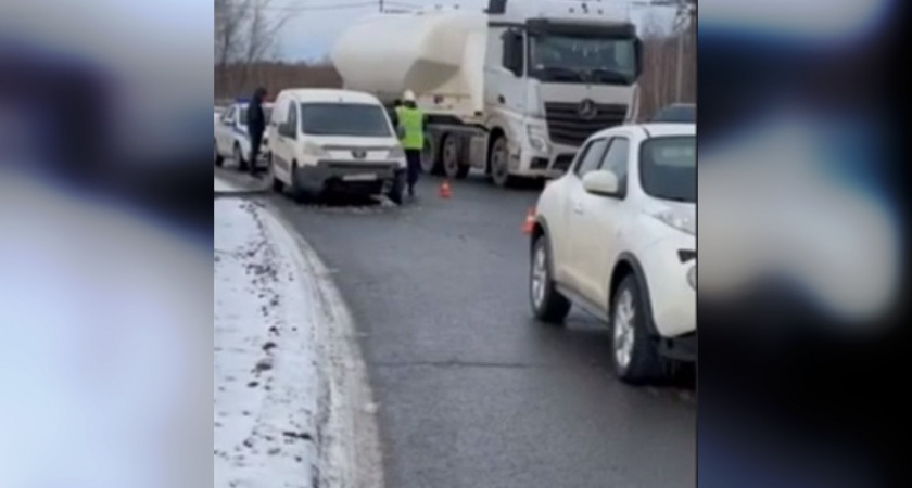 В Нижегородской области водитель пострадал из-за въехавшей в него иномарки