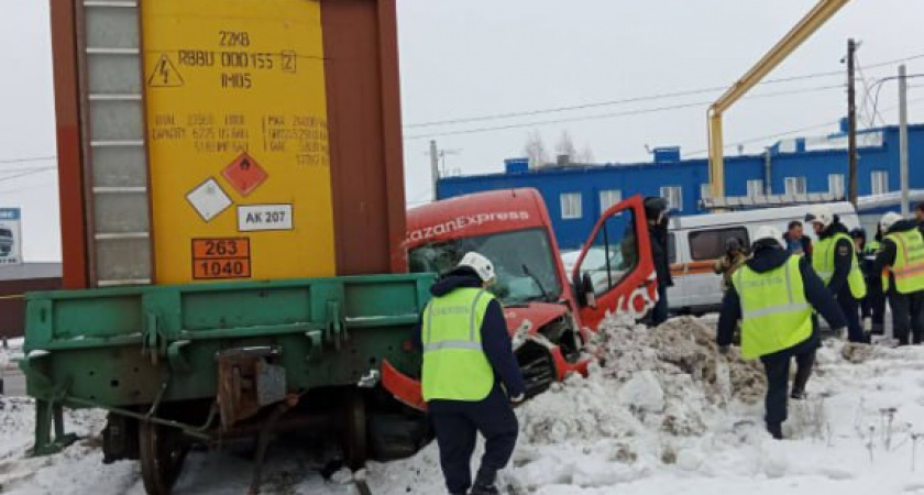 В Дзержинске иномарка попала под грузовой поезд
