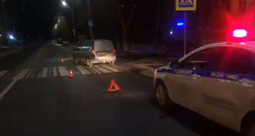 В Нижнем Новгороде Lada Largus в темноте сбила пешехода