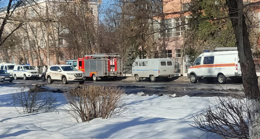 Колледжи Нижегородской области массово эвакуируют