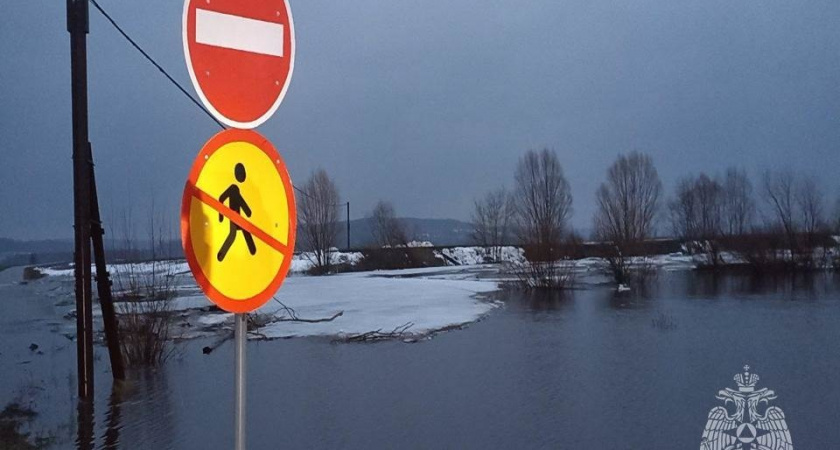 В Гагинском районе за неделю затопило два автомобильных моста через реку