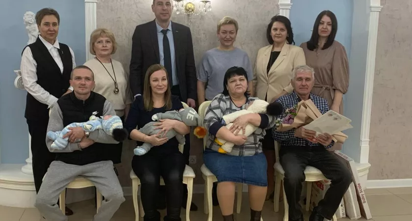 Фото к статье: В Нижегородской области родились первые в этом году тройняшки