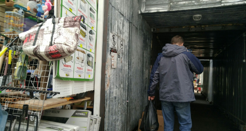 Мужчина три месяца крал из магазинов Арзамасского района носки, зубную пасту и продукты