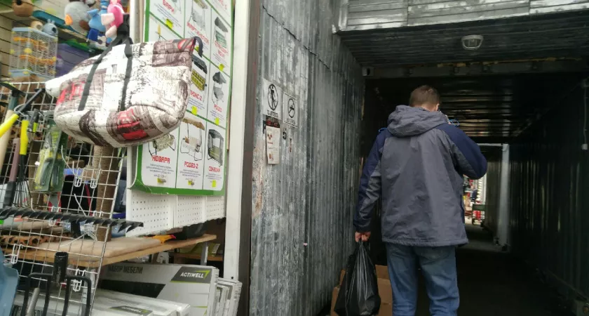 Фото к статье: Мужчина три месяца крал из магазинов Арзамасского района носки, зубную пасту и продукты