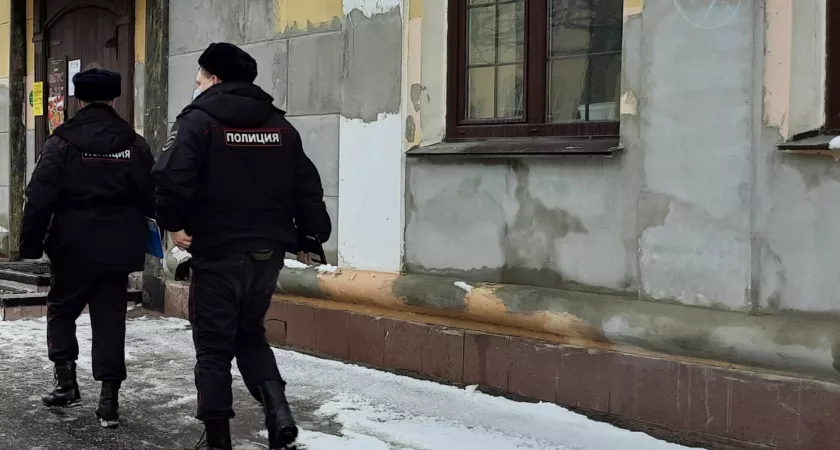 Фото к статье: Нижегородец обругал полицейского и отправился в колонию