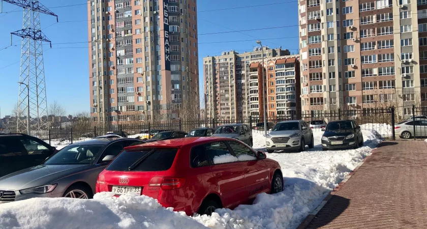 Фото к статье: Нижегородским автомобилистам объяснили, когда можно "переобуваться"