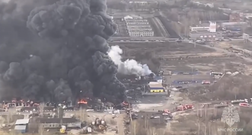 К тушению пожара в Дзержинске привлекут поезда