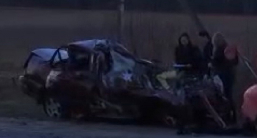 В Нижегородской области фура раздавила легковушку: водитель погиб