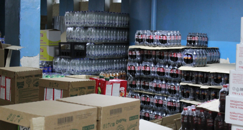 В Сарове мужчины уволились из фирмы, но продолжали вывозить со склада пиво