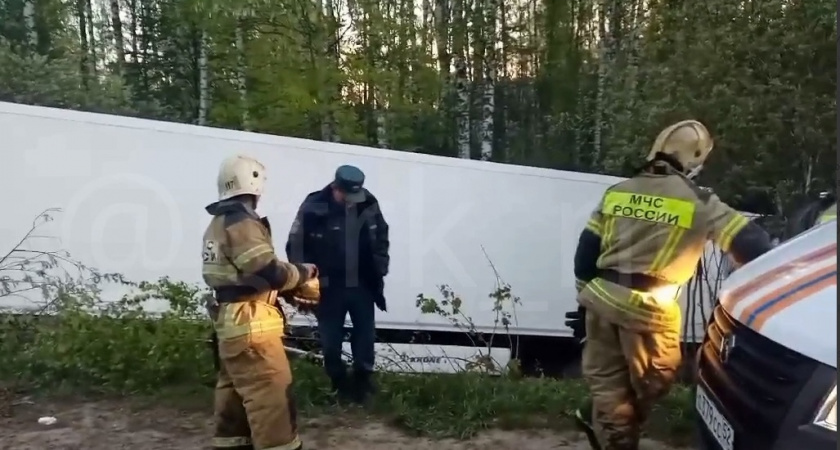 В Нижегородской области фура выехала на встречную полосу: погибли двое