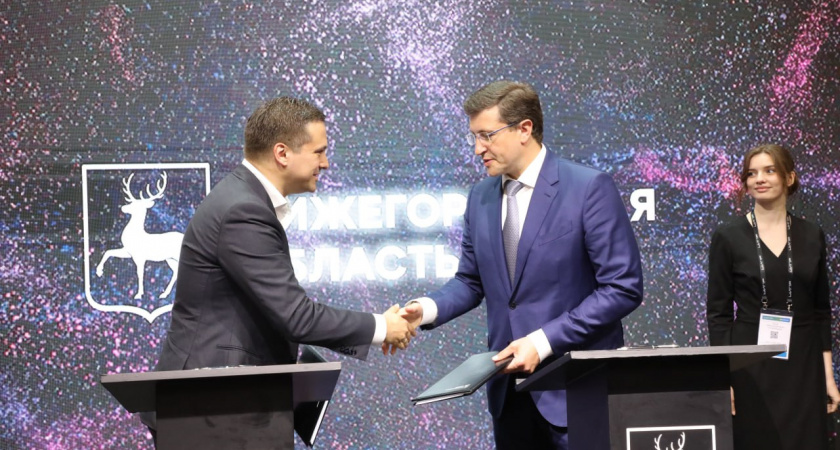 Глеб Никитин подписал соглашение о развитии инфраструктуры для электротранспорта