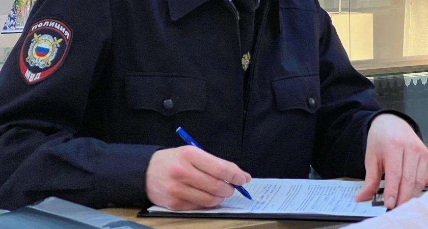 Фото к статье: В Володарском районе директор компании украла полмиллиона у населения