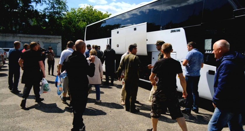 Фото к статье: В Нижнем Новгороде контрактников проводили на подготовку к СВО