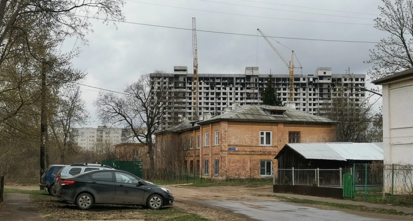 Фото к статье: В Нижнем Новгороде у владельцев заберут аварийный дом 1928 года постройки и снесут