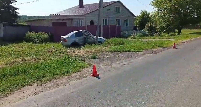 У машины в Лысковском районе на скорости оторвало колесо: пострадали двое