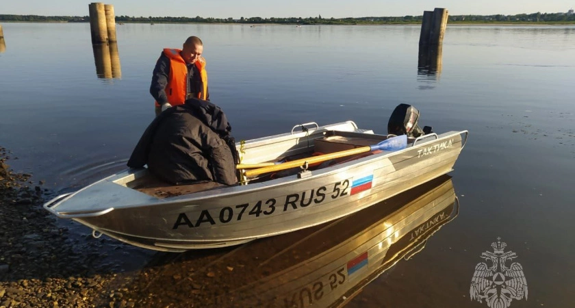 Фото к статье: Рано утром в Городецком районе перевернулась лодка с рыбаком