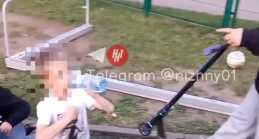 Дети регулярно получают травмы на одной и той же футбольной площадке в Нижнем Новгороде