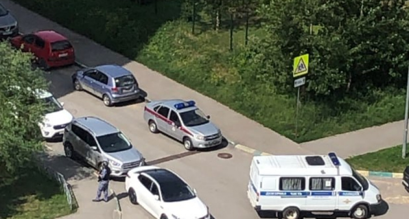 Дом в Нижнем Новгороде окружили спецслужбы: там может быть вооруженный мужчина