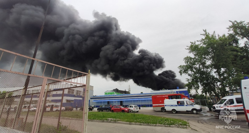 В Нижнем Новгороде горит жиркомбинат