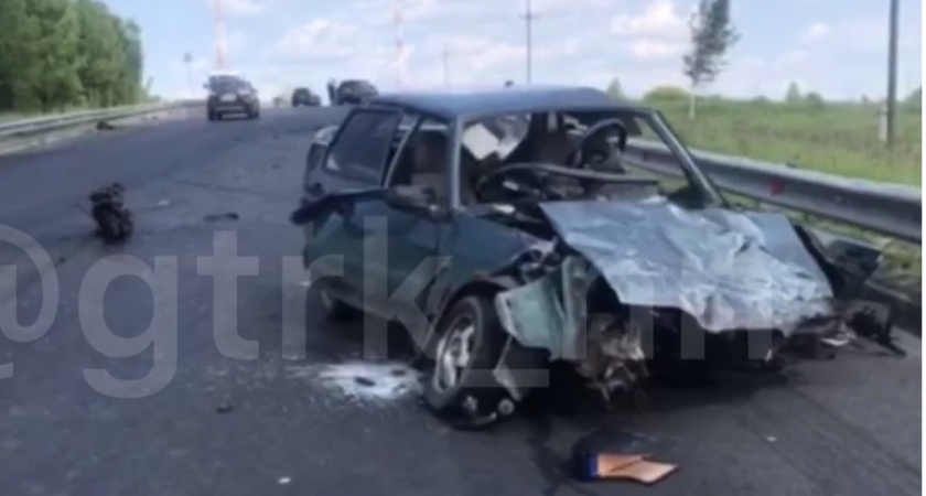 Легковушку смяло в столкновении в Кстовском районе: погиб человек