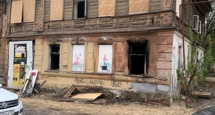 Фото к статье: Старинный дом с официальным статусом отнимут у владельца после пожара в Нижнем Новгороде
