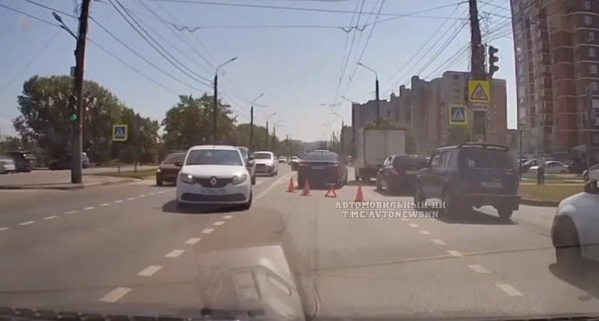 На Мещерском бульваре самокатчик угодил под машину